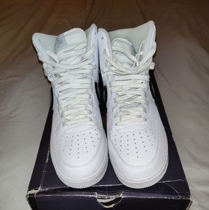 Men's Nike air force one while w/ black/gray logo